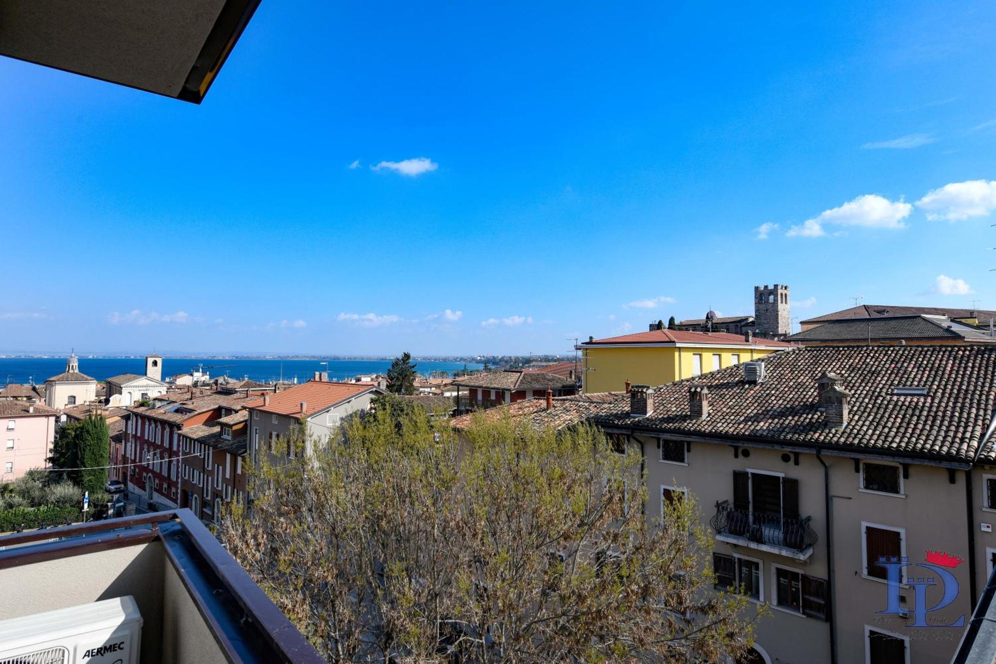 Desenzanoloft Official Partner Marriott Homes & Villas - Smiling In Desenzano Lake View Desenzano del Garda Dış mekan fotoğraf