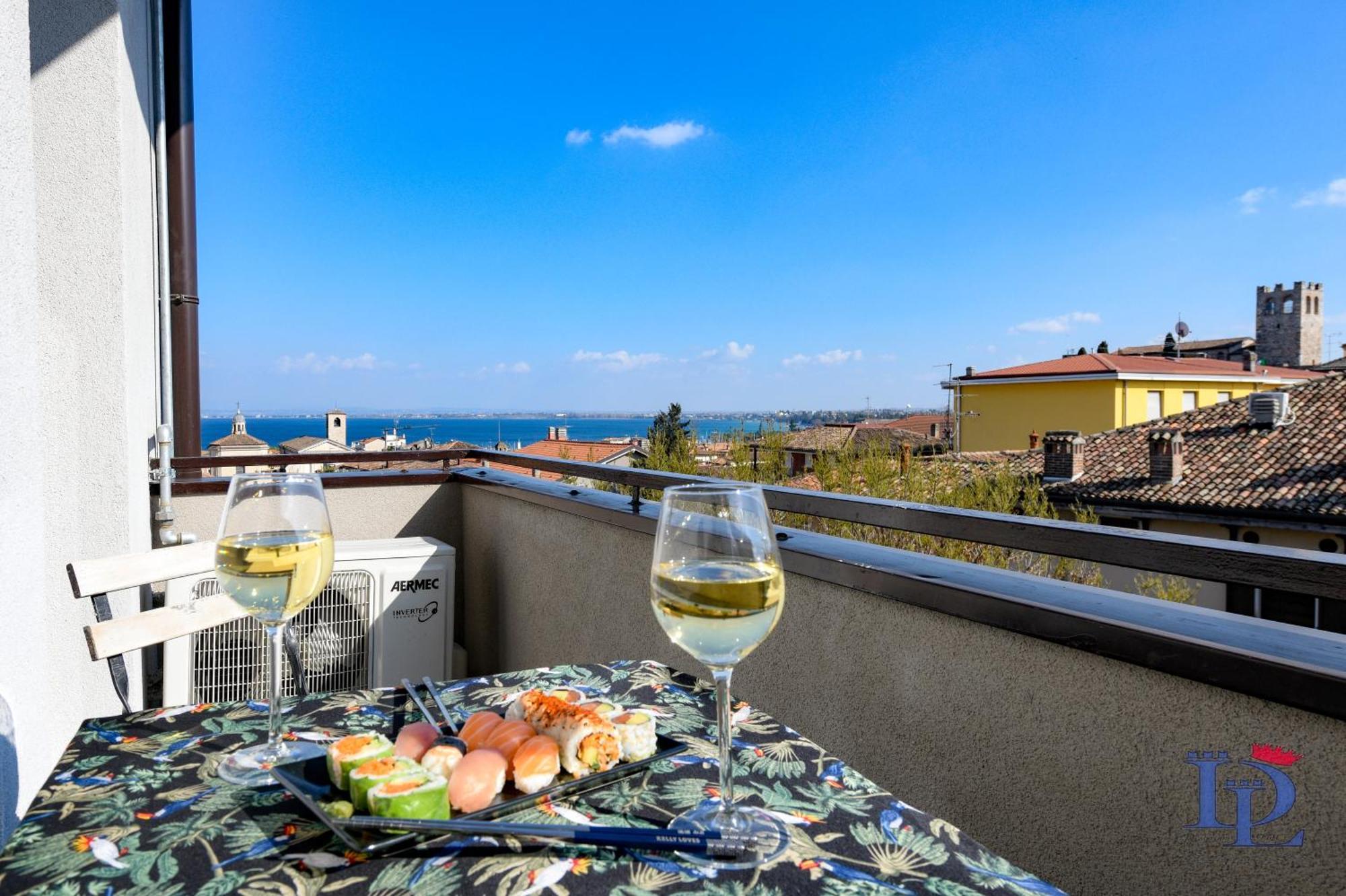 Desenzanoloft Official Partner Marriott Homes & Villas - Smiling In Desenzano Lake View Desenzano del Garda Dış mekan fotoğraf